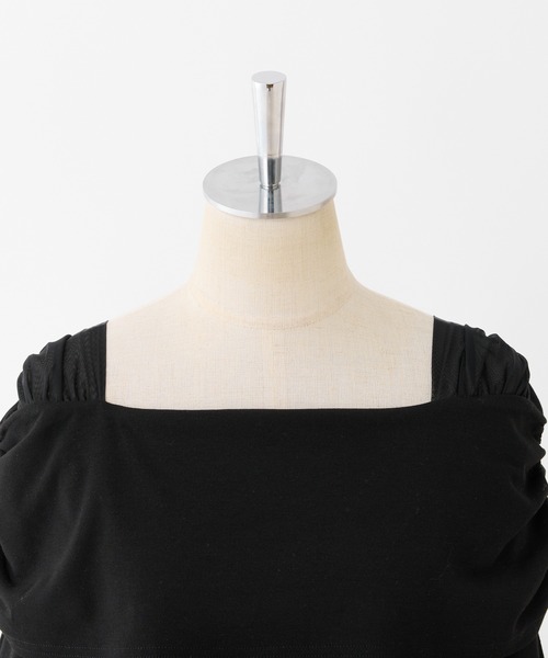 one after another NICE CLAUP(ワンアフターアナザーナイスクラップ)の「オフショルカットトップス【ブラ紐隠し】(Tシャツ/カットソー・レディース・ベージュ/イエロー/ブラック/オフホワイト/杢グレー/サックスブルー/ベビーピンク/チャコールグレー・FREE)」の11枚目の写真