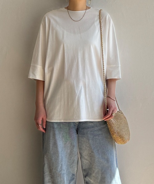 LBC(エルビーシー)の「シルケット裾ラウンド袖切り替えTシャツ(Tシャツ/カットソー・レディース・セージグリーン/ブラック/ホワイト/ベージュ・M/L)」の2枚目の写真