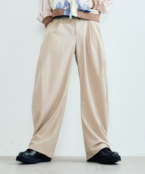 CONZ（コンズ）の「カーブレッグトラウザー（スラックス・メンズ・ブラック/ダークグレー/グレイッシュベージュ/ライトグレー/その他2/その他3/ストライプ/ベージュ/カーキ/マルチ・1/2/3）」の4枚目の写真