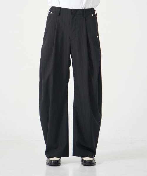 CONZ（コンズ）の「カーブレッグトラウザー（スラックス・メンズ・ブラック/ダークグレー/グレイッシュベージュ/ライトグレー/その他2/その他3/ストライプ/ベージュ/カーキ/マルチ・1/2/3）」の22枚目の写真