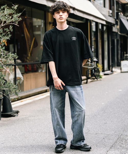 UMBRO（アンブロ）の「UMBRO アンブロ 別注コラボ オーバーサイズワンポイントロゴ刺繍クルーネック半袖Tシャツ（Tシャツ/カットソー・メンズ・ブラック/ホワイト/ネイビー・XL/L/M）」の20枚目の写真