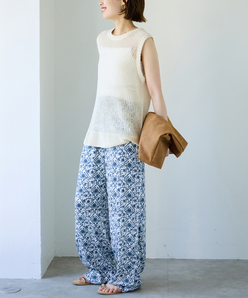 SLOBE IENA（スローブイエナ）の「《追加》KAYAノースリーブプルオーバー（ニット/セーター・レディース・カーキ/アイボリー/ブルー/ブラウン・FREE）」の10枚目の写真