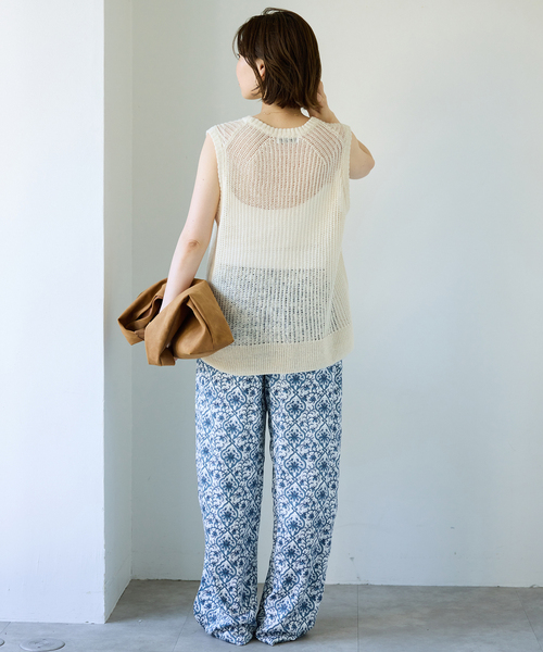 SLOBE IENA（スローブイエナ）の「《追加》KAYAノースリーブプルオーバー（ニット/セーター・レディース・カーキ/アイボリー/ブルー/ブラウン・FREE）」の11枚目の写真