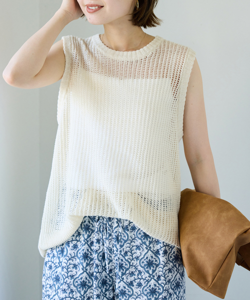 SLOBE IENA（スローブイエナ）の「《追加》KAYAノースリーブプルオーバー（ニット/セーター・レディース・カーキ/アイボリー/ブルー/ブラウン・FREE）」の12枚目の写真