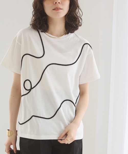 ANGIE(アンジー)の「コード刺繍 デザイン Tシャツ (半袖)(Tシャツ/カットソー・レディース・オフホワイト/ブラウン/ダークグレー・FREE)」の17枚目の写真