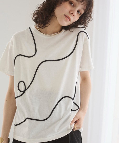 ANGIE(アンジー)の「コード刺繍 デザイン Tシャツ (半袖)(Tシャツ/カットソー・レディース・オフホワイト/ブラウン/ダークグレー・FREE)」の19枚目の写真