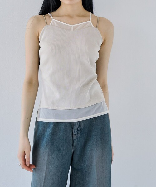 UNITED TOKYO（ユナイテッドトウキョウ）の「【残りわずか！】シアーレイヤリングキャミソール｜ウォッシャブル/カップ付き（キャミソール・レディース・ブラック/アイボリー・FREE）」の4枚目の写真