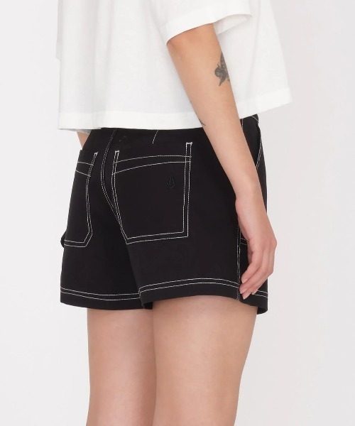 VOLCOM（ボルコム）の「【VOLCOM/ボルコム】Womens Stone Kraft Short /パッチポケットショートパンツ（その他パンツ・レディース・ブラック・25inch/24inch）」の5枚目の写真
