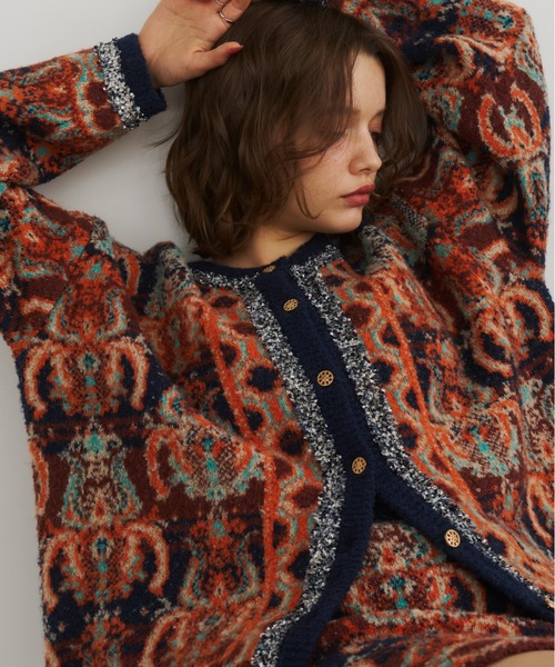 Unitage（ユニテージ）の「ブークレ総柄ジャガードニットカーディガン（カーディガン/ボレロ・レディース・ネイビー/ピンク/グリーン/ブラウン/ボルドー・FREE）」の3枚目の写真