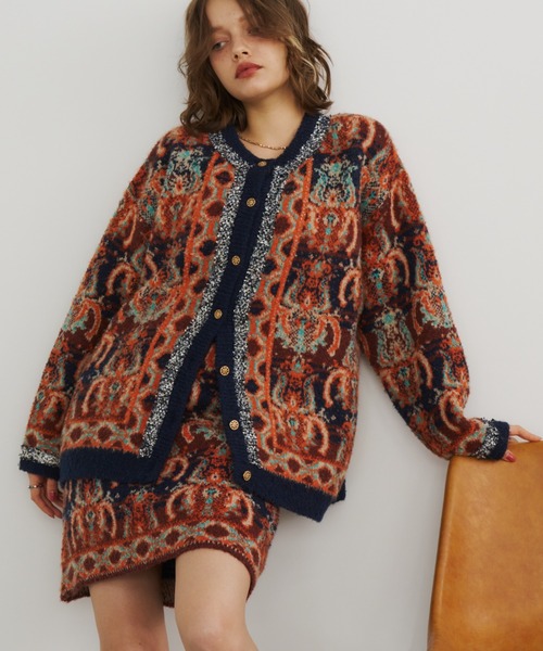 美品 unitageブークレ総柄ジャガードニットカーディガン ネイビー 人気商品 美品 unitageブークレ総柄ジャガードニットカーディガン