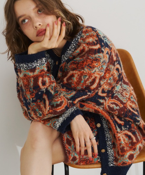 Unitage（ユニテージ）の「ブークレ総柄ジャガードニットカーディガン（カーディガン/ボレロ・レディース・ネイビー/ピンク/グリーン/ブラウン/ボルドー・FREE）」の14枚目の写真