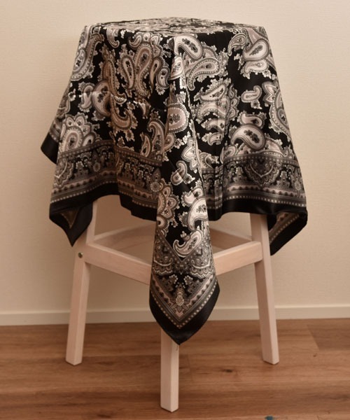 ANATOMICA ネイビー 花柄 バンダナ　スカーフ ANATOMICA ネイビー 花柄 バンダナ スカーフ 小物