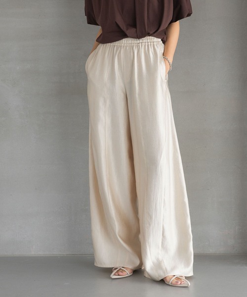 A part by（アパートバイ）の「【高身長向けサイズ展開あり・あいか企画】サテンバルーンイージーパンツ（その他パンツ・レディース・ライトベージュ/アイボリー/ブラック/ブラウン・FREE/TALL）」の6枚目の写真