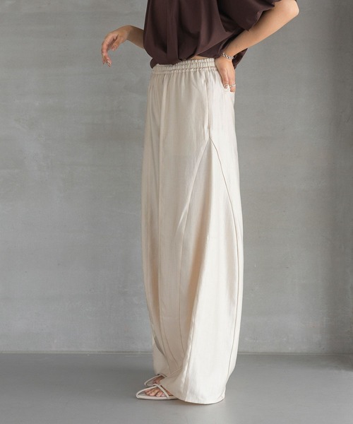 A part by（アパートバイ）の「【高身長向けサイズ展開あり・あいか企画】サテンバルーンイージーパンツ（その他パンツ・レディース・ライトベージュ/アイボリー/ブラック/ブラウン・FREE/TALL）」の9枚目の写真
