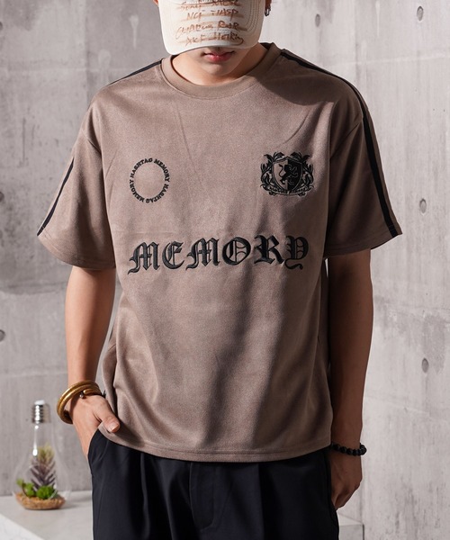 #MEMORY(メモリー)の「【MEMORY】フェイクスエード S/S ゲームシャツ / Faux suede short sleeve game shirt(Tシャツ/カットソー・メンズ・グレイッシュベージュ/ブラック/チャコールグレー・M/L/XL)」の1枚目の写真
