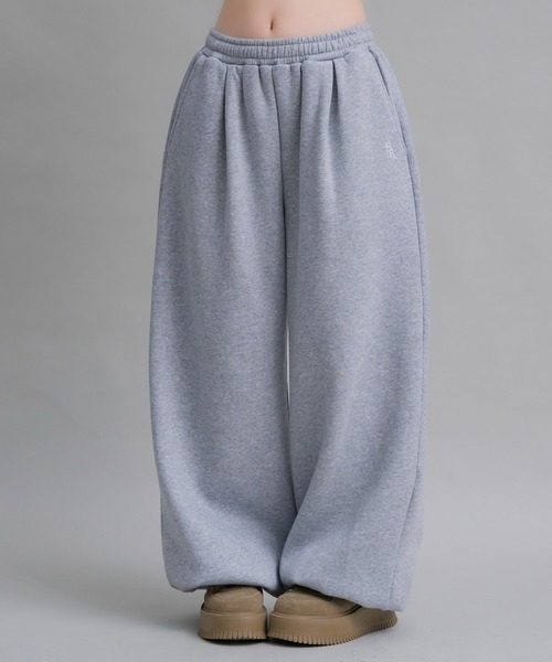 17HR(セブンティーンアワーズ)の「【ユニセックス】ルーズスウェットパンツ(スウェットパンツ・レディース・ブラック/グレー・FREE)」の1枚目の写真