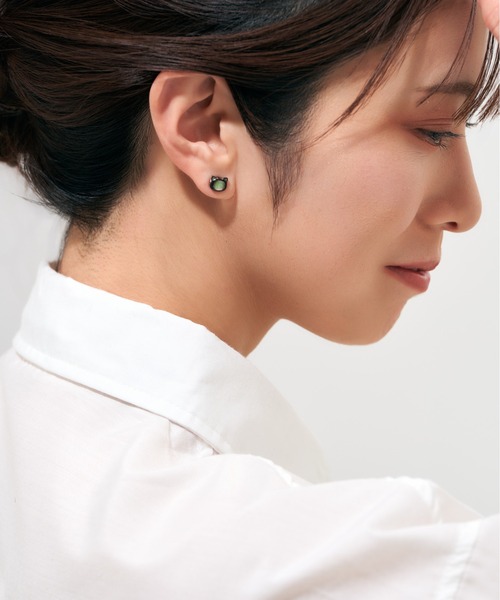 Jewel closet by L&Co.(ジュエルクローゼットバイエルアンドコー)の「K10 キャット ピアス(ピアス(両耳用)・レディース・ホワイト/ブラック・FREE)」の13枚目の写真