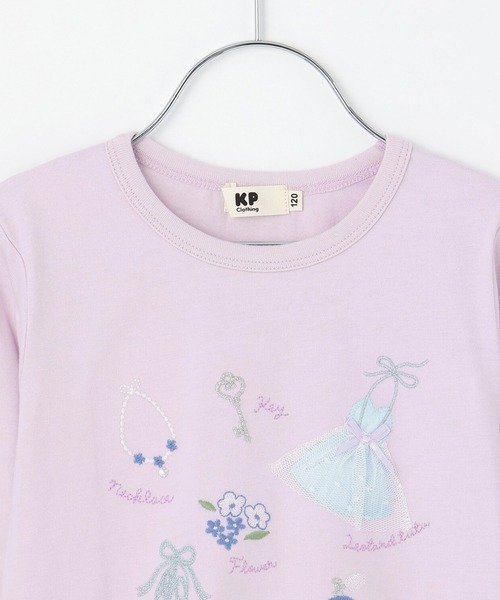 KP（ケーピー）の「バレエモチーフ 長袖Tシャツ（Tシャツ/カットソー・キッズ・オフホワイト/ラベンダー・120cm/130cm/140cm/150cm/160cm）」の4枚目の写真