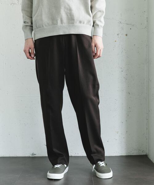 URBAN RESEARCH DOORS(アーバンリサーチドアーズ)の「ウールライクサージストレートトラウザー(その他パンツ・メンズ・グレー系その他/ブラック/ブラウン・MEDIUM/LARGE)」の1枚目の写真