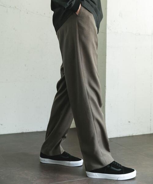 URBAN RESEARCH DOORS(アーバンリサーチドアーズ)の「ウールライクサージストレートトラウザー(その他パンツ・メンズ・グレー系その他/ブラック/ブラウン・MEDIUM/LARGE)」の7枚目の写真