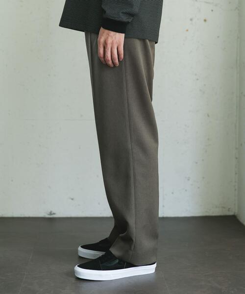 URBAN RESEARCH DOORS(アーバンリサーチドアーズ)の「ウールライクサージストレートトラウザー(その他パンツ・メンズ・グレー系その他/ブラック/ブラウン・MEDIUM/LARGE)」の18枚目の写真