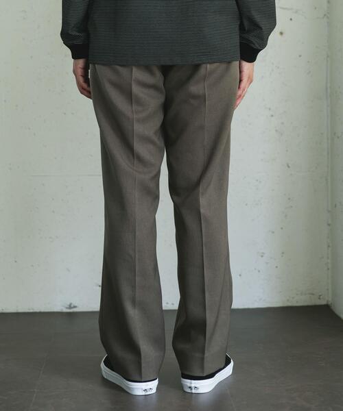 URBAN RESEARCH DOORS(アーバンリサーチドアーズ)の「ウールライクサージストレートトラウザー(その他パンツ・メンズ・グレー系その他/ブラック/ブラウン・MEDIUM/LARGE)」の19枚目の写真