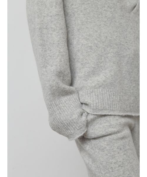 styling/（スタイリング）の「【セットアップ対応】Ｖネックニットトップス（ニット/セーター・レディース・ブラック/イエロー/ライトグレー・F）」の10枚目の写真