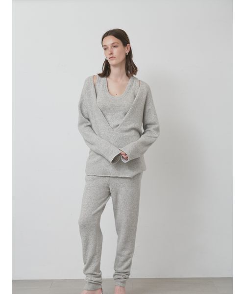 styling/（スタイリング）の「【セットアップ対応】Ｖネックニットトップス（ニット/セーター・レディース・ブラック/イエロー/ライトグレー・F）」の9枚目の写真