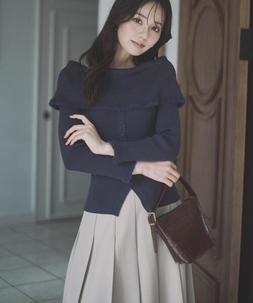 PROPORTION BODY DRESSING(プロポーションボディドレッシング)の「ポイントフェザーオフショルニット / 1215275001(ニット/セーター・レディース・ベージュ/ネイビー/ホワイト系その他・FREE)」の1枚目の写真