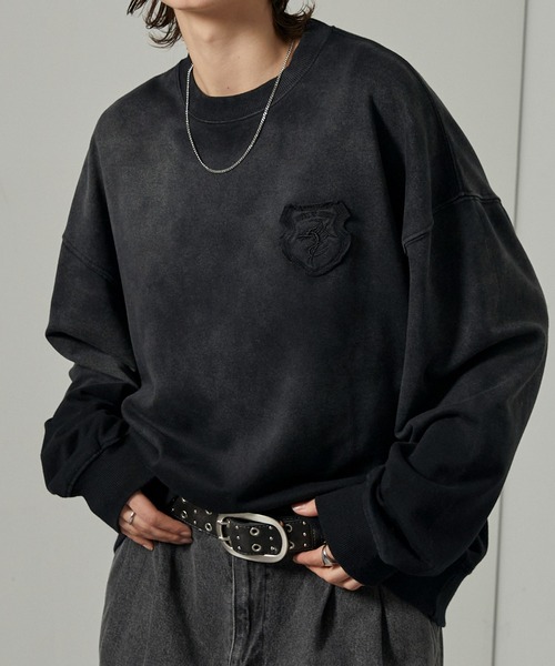 Alfred Alex(アルフレッドアレックス)の「【Alfred Alex】スプレー加工グラデーションエンブレムロゴオーバーサイズスウェット(スウェット・メンズ・ダークブラウン/ワインレッド/グレイッシュブルー/ブラック・L/M)」の14枚目の写真