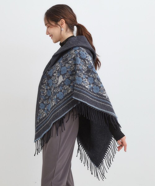 SHOO・LA・RUE(シューラルー)の「【リバーシブル】心もほっこり アニマル柄ポンチョ(ポンチョ・レディース・チャコールグレー/ネイビー/ボルドー・00)」の5枚目の写真