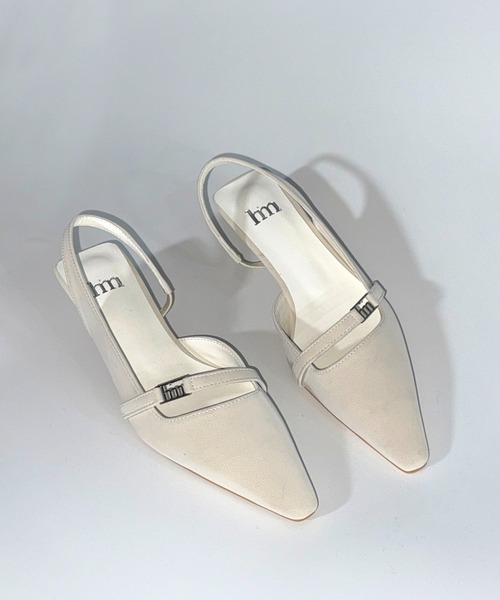 hiamu（ヒアム）の「[お気に入り登録数6,000突破！]【着用動画あり・4色展開】ヒアムロゴポイント甲ストラップポイントスリングバック/hiamu 1st collection（パンプス・レディース・ブラウン/バーガンディー/アイボリー/ブラック・22.5cm/23.0cm/23.5cm/24.0cm/24.5cm/25.0cm）」の5枚目の写真