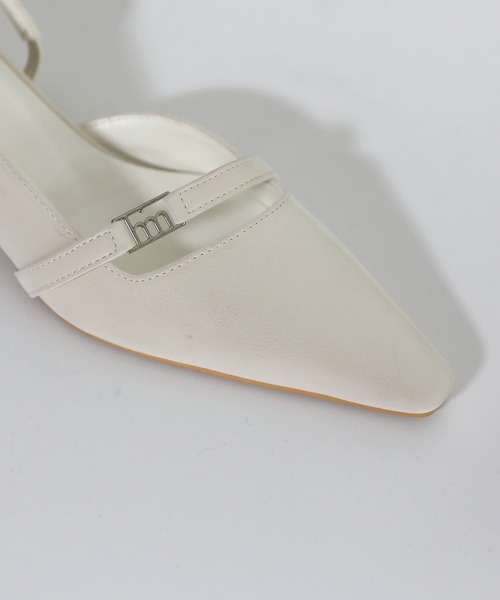 hiamu（ヒアム）の「[お気に入り登録数6,000突破！]【着用動画あり・4色展開】ヒアムロゴポイント甲ストラップポイントスリングバック/hiamu 1st collection（パンプス・レディース・ブラウン/バーガンディー/アイボリー/ブラック・22.5cm/23.0cm/23.5cm/24.0cm/24.5cm/25.0cm）」の9枚目の写真