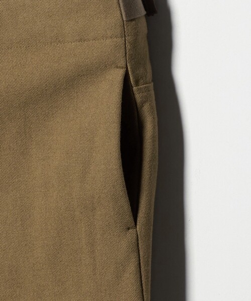 muller of yoshiokubo（ミュラーオブヨシオクボ）の「＜muller of yoshiokubo＞カットオフウエスト ワイドパンツ（その他パンツ・レディース・ベージュ・36）」の4枚目の写真