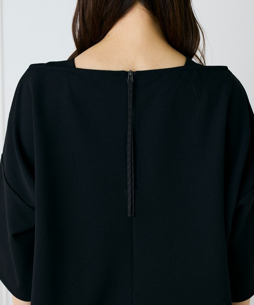 I.T.'S international(イッツインターナショナル)の「ジョーゼットジャージー ボトルネックプルオーバー【セットアップ対応】(Tシャツ/カットソー・レディース・アイボリー/ブラック/ブラウン・フリー)」の14枚目の写真