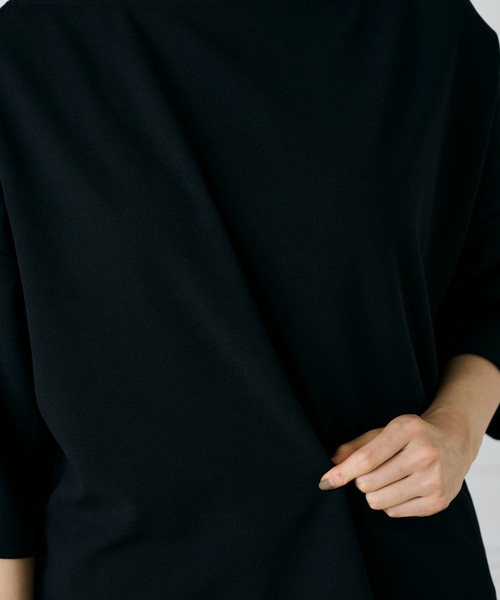 I.T.'S international(イッツインターナショナル)の「ジョーゼットジャージー ボトルネックプルオーバー【セットアップ対応】(Tシャツ/カットソー・レディース・アイボリー/ブラック/ブラウン・フリー)」の15枚目の写真