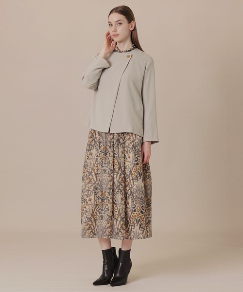 MACKINTOSH LONDON（マッキントッシュ ロンドン）の「パウダリーソフトジョーゼットジャケット（テーラードジャケット・レディース・ブラック/ベージュ・38）」の4枚目の写真