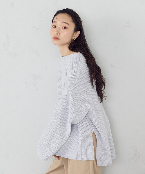 COMME CA ISM(コムサイズム)の「ラメモールボートネックニット(ニット/セーター・レディース・チャコール/ライトグレー/サックスブルー・FREE)」の3枚目の写真