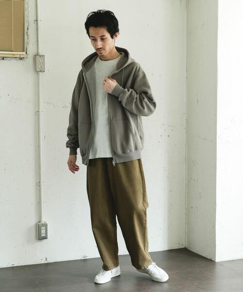 URBAN RESEARCH DOORS（アーバンリサーチドアーズ）の「『UR TECH』ピグメントダイ裏起毛ZIPパーカー（パーカー・メンズ・グレー/ブラック・MEDIUM/LARGE）」の3枚目の写真