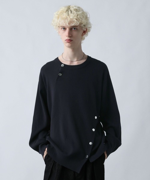 HARE（ハレ）の「アシメボタンニットプルオーバー(HARE)（ニット/セーター・メンズ・ブラック/レッド・FREE）」の7枚目の写真