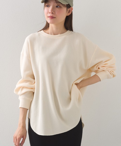 OMNES（オムネス）の「リラックスフィットワッフル裾ラウンドヘム長袖カットソー（Tシャツ/カットソー・レディース・アイボリー/ダークグレー・FREE）」の8枚目の写真