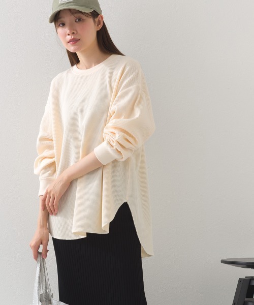 OMNES（オムネス）の「リラックスフィットワッフル裾ラウンドヘム長袖カットソー（Tシャツ/カットソー・レディース・アイボリー/ダークグレー・FREE）」の12枚目の写真