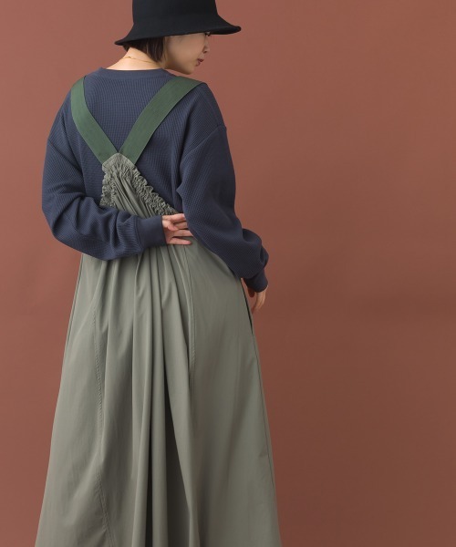 OMNES（オムネス）の「リラックスフィットワッフル裾ラウンドヘム長袖カットソー（Tシャツ/カットソー・レディース・アイボリー/ダークグレー・FREE）」の17枚目の写真