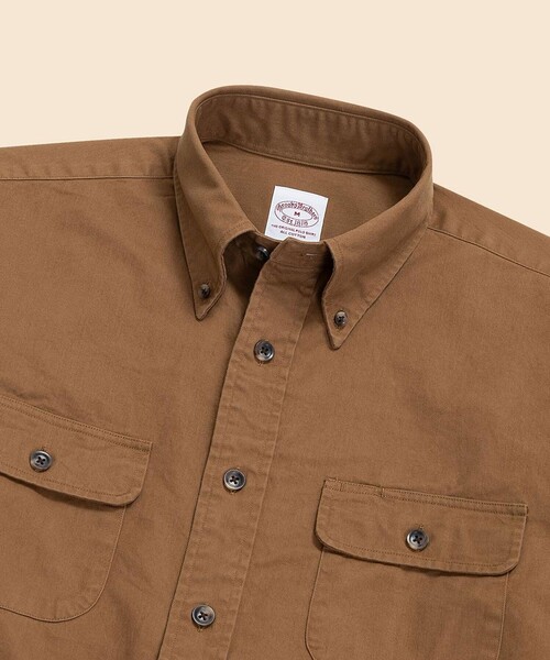 BROOKS BROTHERS(ブルックスブラザーズ)の「コットンツイル ダブルポケット ワークシャツ(シャツ/ブラウス・メンズ・オリーブ/ネイビー/カーキ・MEDIUM/LARGE/X-LARGE/SMALL)」の4枚目の写真