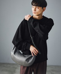 フェイクレザークロワッサンショルダーバッグ / 604686