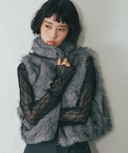 ANOTHER S（アナザーエス）の「ファーショート丈ベスト（ベスト）」 - WEAR