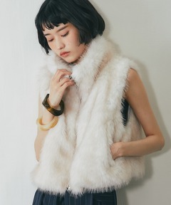 ánuans オフホワイトファーベスト　アニュアンス アニュアンス anuans ショートファーベスト （IVORY