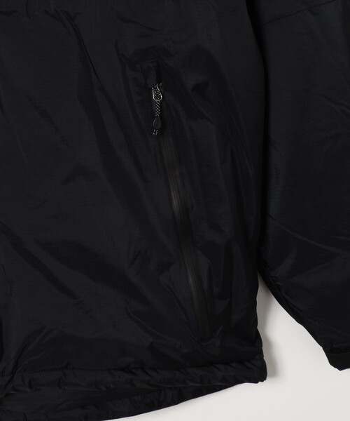 FREAK'S STORE（フリークスストア）の「限定展開 NANGA/ナンガ オーロラテックス スタンドカラーダウンジャケット / AURORA TEX STAND COLLAR DOWN JACKET / ND2441-1A0（ダウンジャケット/コート・メンズ・グレー/ブラック・MEDIUM/SMALL/LARGE/X-LARGE）」の9枚目の写真