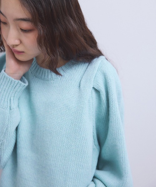 ADAM ET ROPE'(アダムエロペ)の「【WEB限定】ショルダータックニットプルオーバー(ニット/セーター・レディース・ブラウン/オフホワイト/チャコールグレー/ブルー系その他4・FREE)」の11枚目の写真