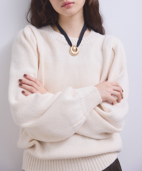ADAM ET ROPE'(アダムエロペ)の「【WEB限定】ショルダータックニットプルオーバー(ニット/セーター・レディース・ブラウン/オフホワイト/チャコールグレー/ブルー系その他4・FREE)」の14枚目の写真
